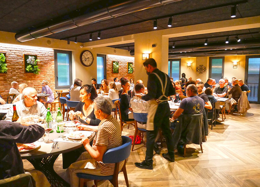 Ristorante Al Coltello - Sala piena